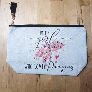 ✨ White Dragon Print Clutch